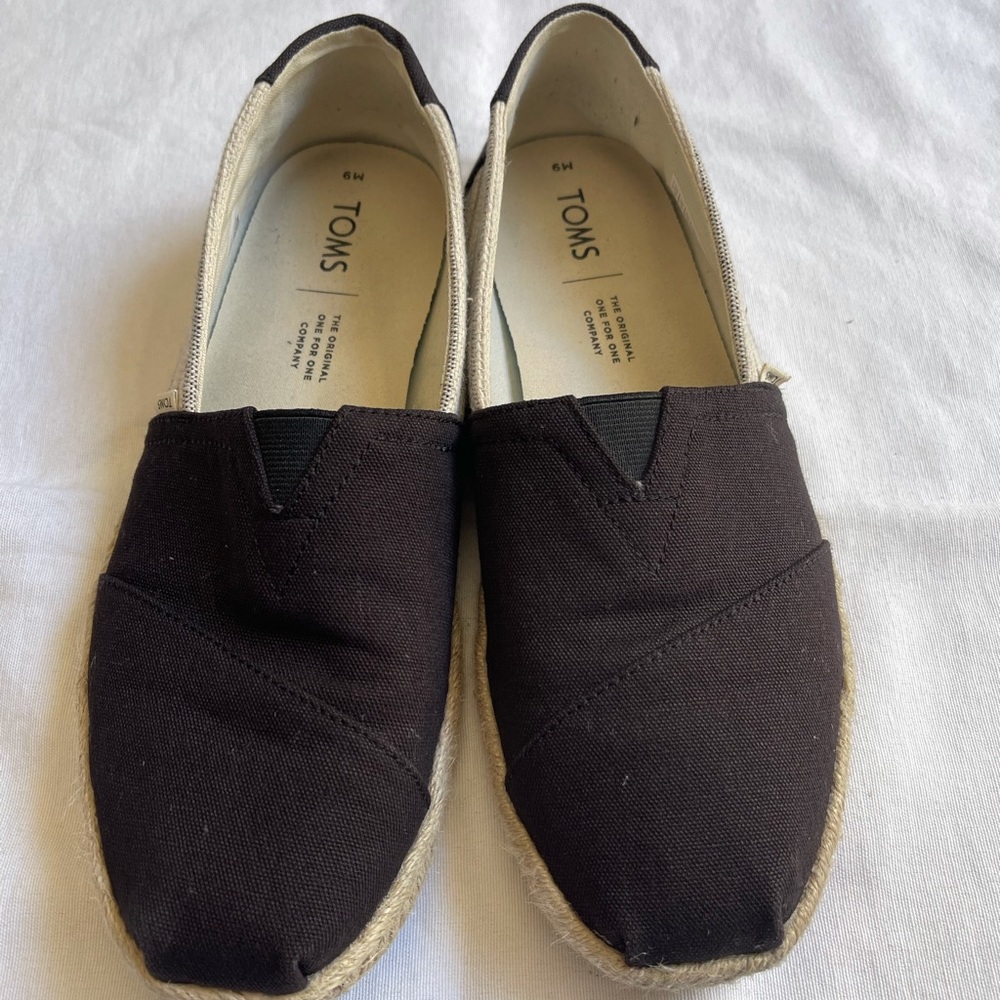 Men’s Toms shoes